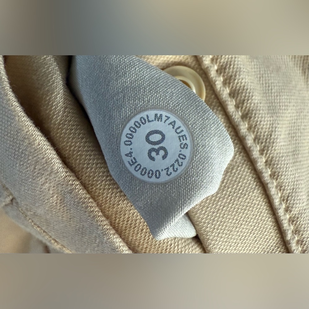 Lululemon Men’s Commission Classic-Fit Shorts 9”Oxford. Size 30”. Beige. NWOT. - Picture 5 of 7